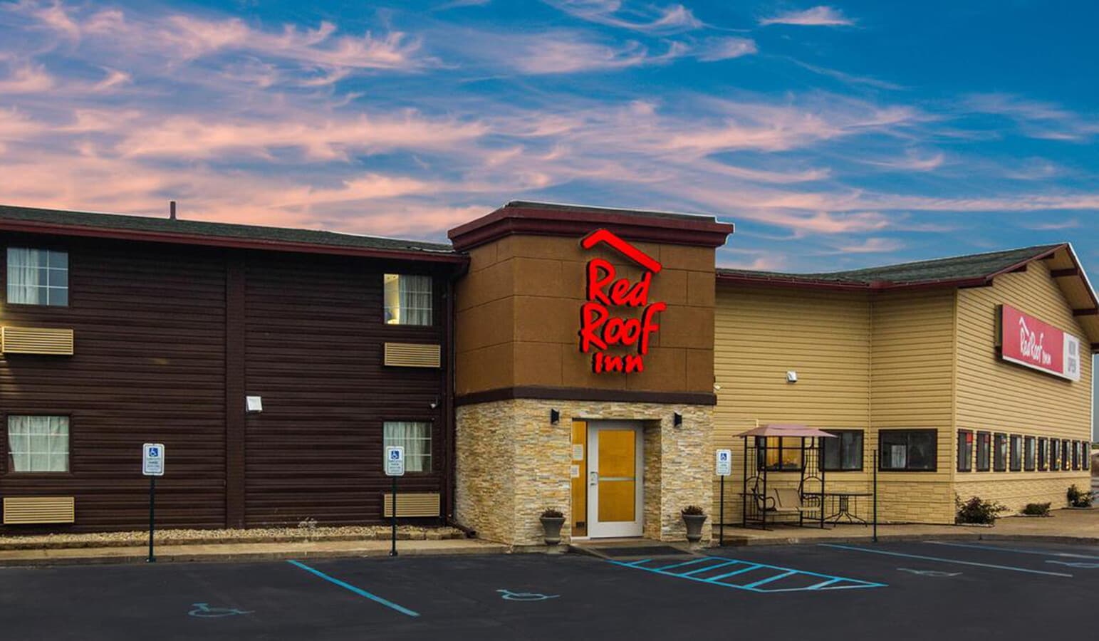 3555 Hanley Rd, Perrysburg, OH 43551