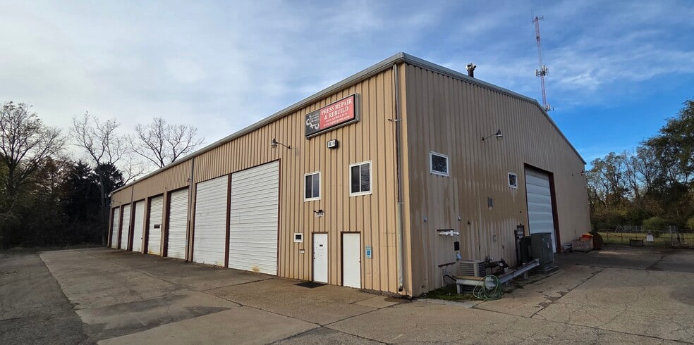 3414 Aurelius Rd, Lansing, MI for lease - Building Photo - Image 1 of 13