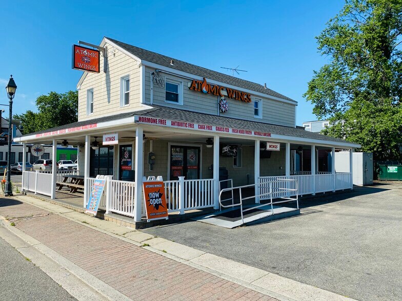 28 Woodcleft Ave, Freeport, NY for sale - Building Photo - Image 1 of 1