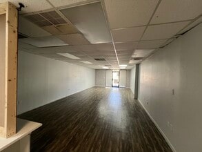 311-345 E Robertson St, Brandon, FL for lease Interior Photo- Image 2 of 4
