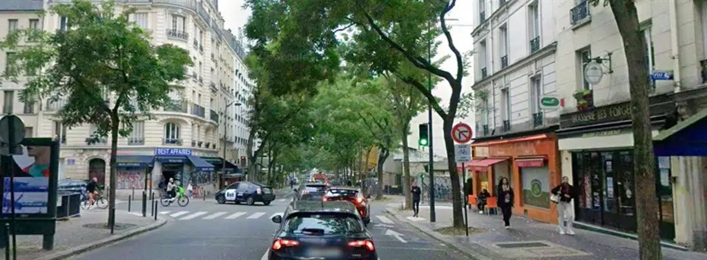 Retail in Paris for lease Building Photo- Image 1 of 3