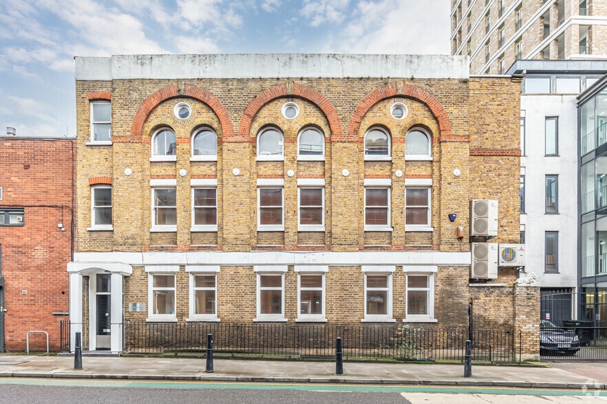 15 Dock St, London for sale - Building Photo - Image 2 of 7