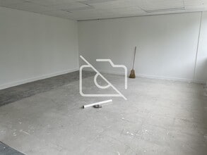 Flex in Noisy-le-Grand for lease Interior Photo- Image 2 of 3
