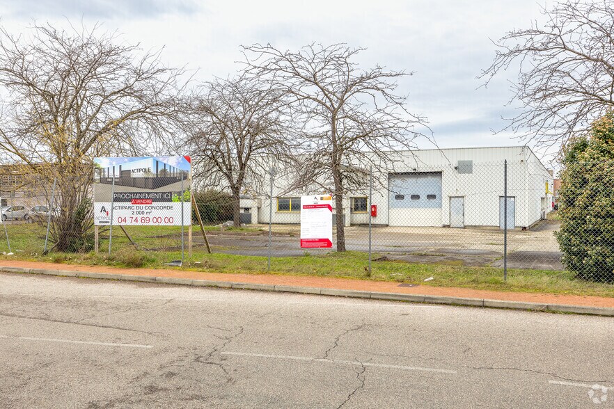 7 Allée Général Benoist, Bron for sale - Primary Photo - Image 3 of 10