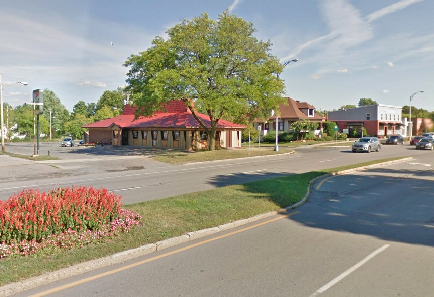 305 S Main St, Canandaigua, NY for sale - Building Photo - Image 1 of 1