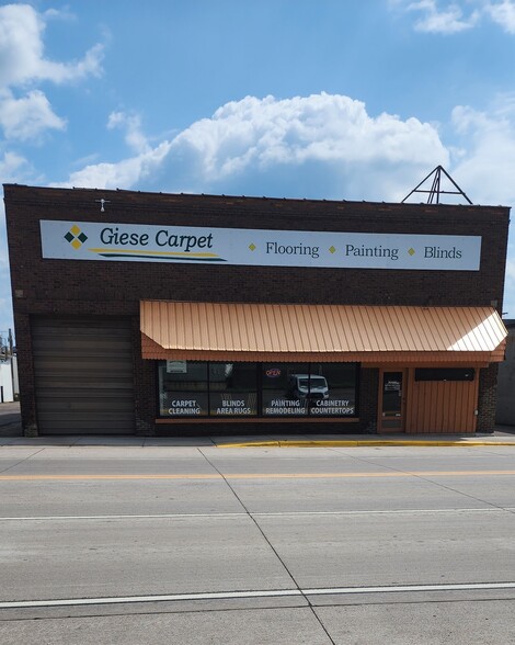 38875 Forest Blvd, North Branch, MN for sale - Building Photo - Image 2 of 2