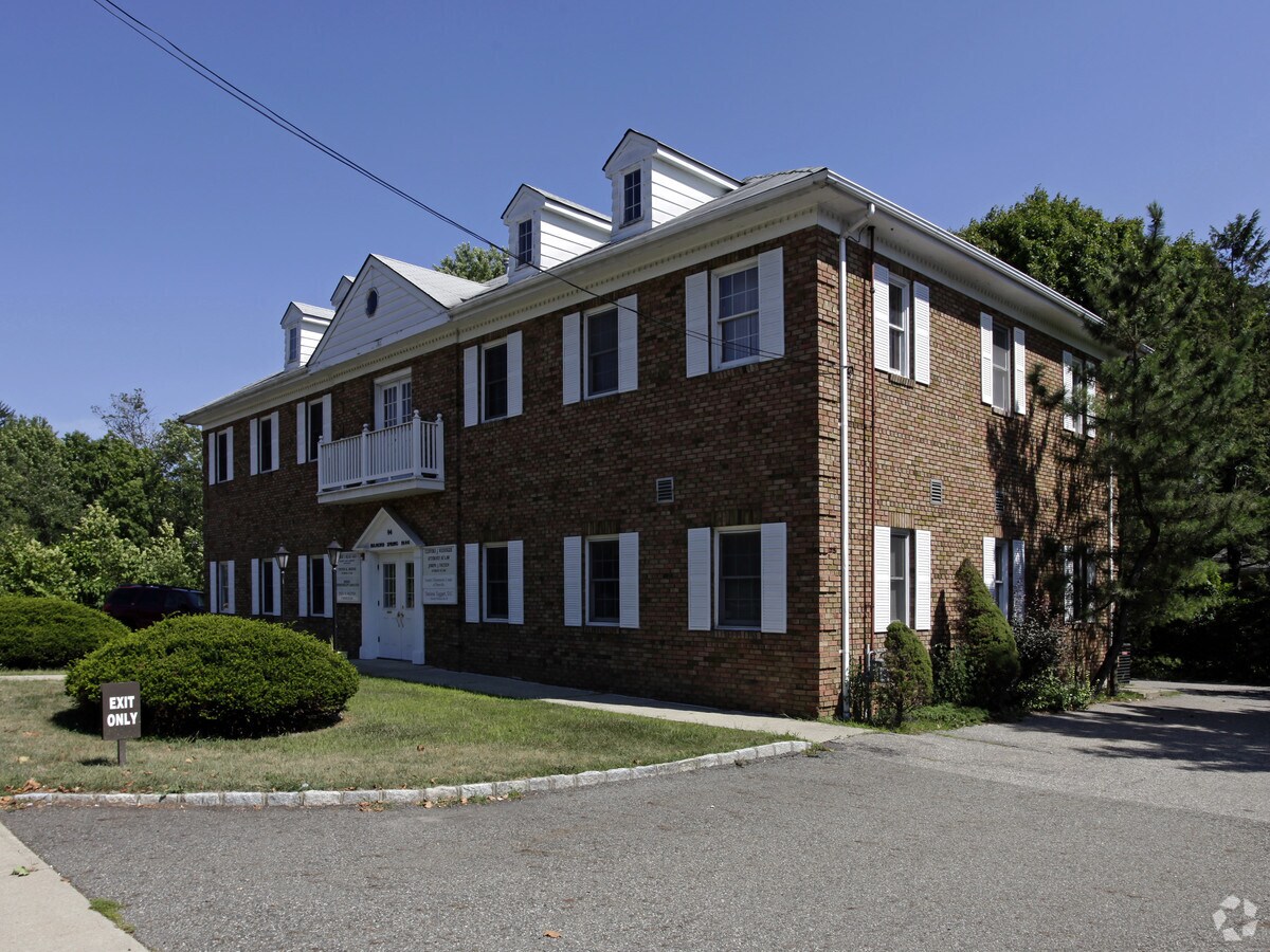 94 Diamond Spring Rd, Denville, NJ 07834
