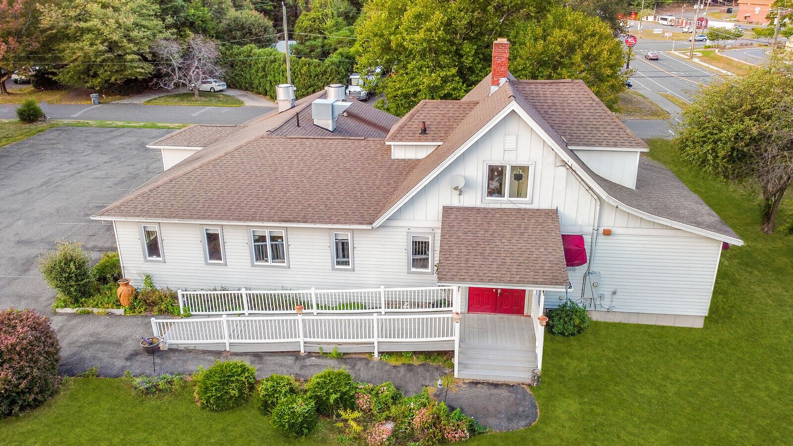 427 Farmington Ave, Plainville, CT 06062 Restaurant & Bar