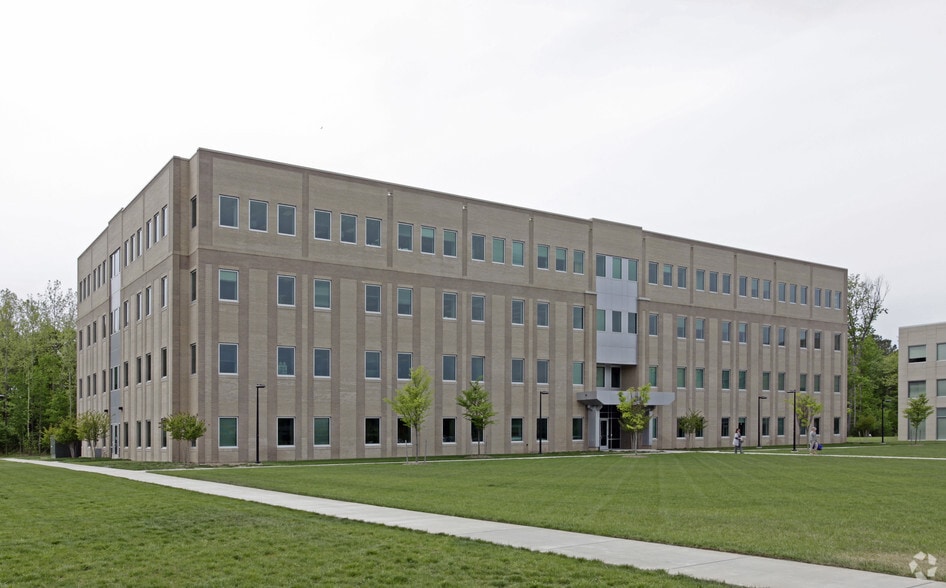 300 Exploration Way, Hampton, VA for sale - Building Photo - Image 1 of 1