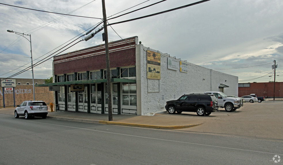 204-208 N Main St, Weatherford, TX for sale - Primary Photo - Image 1 of 1