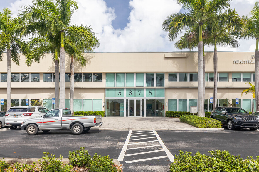 5875 NW 163rd St, Miami Lakes, FL for lease - Building Photo - Image 2 of 4