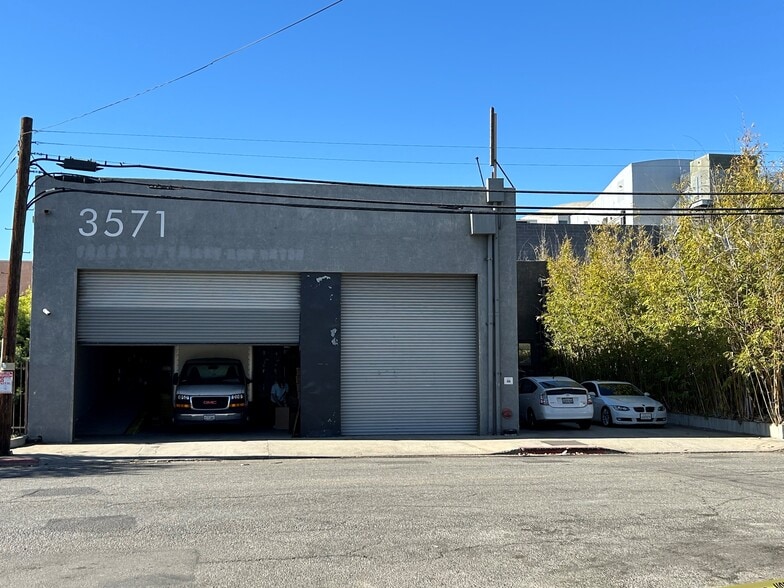 3571 Hayden Ave, Culver City, CA for lease - Building Photo - Image 3 of 17