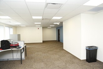 300 Wedgewood Dr, Morgantown, WV for lease Interior Photo- Image 2 of 11