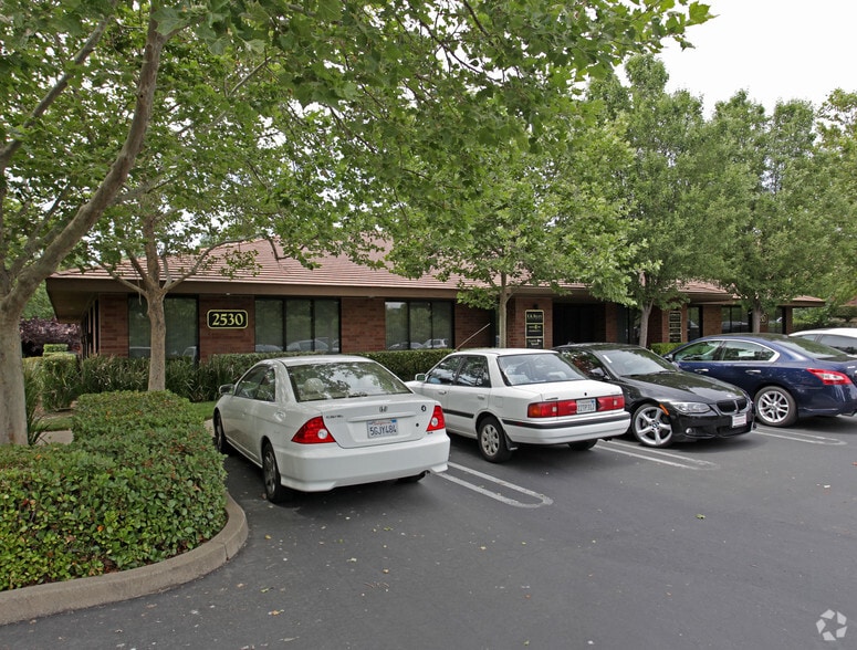 2530 Douglas Blvd, Roseville, CA for lease - Building Photo - Image 3 of 3