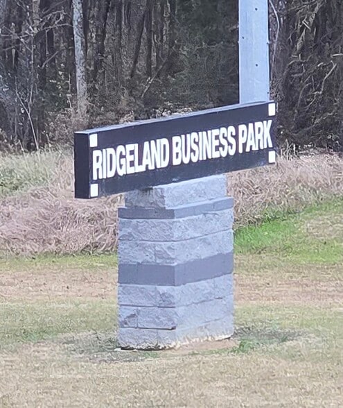 19 Hannah Way, Rossville, GA for lease - Primary Photo - Image 1 of 4