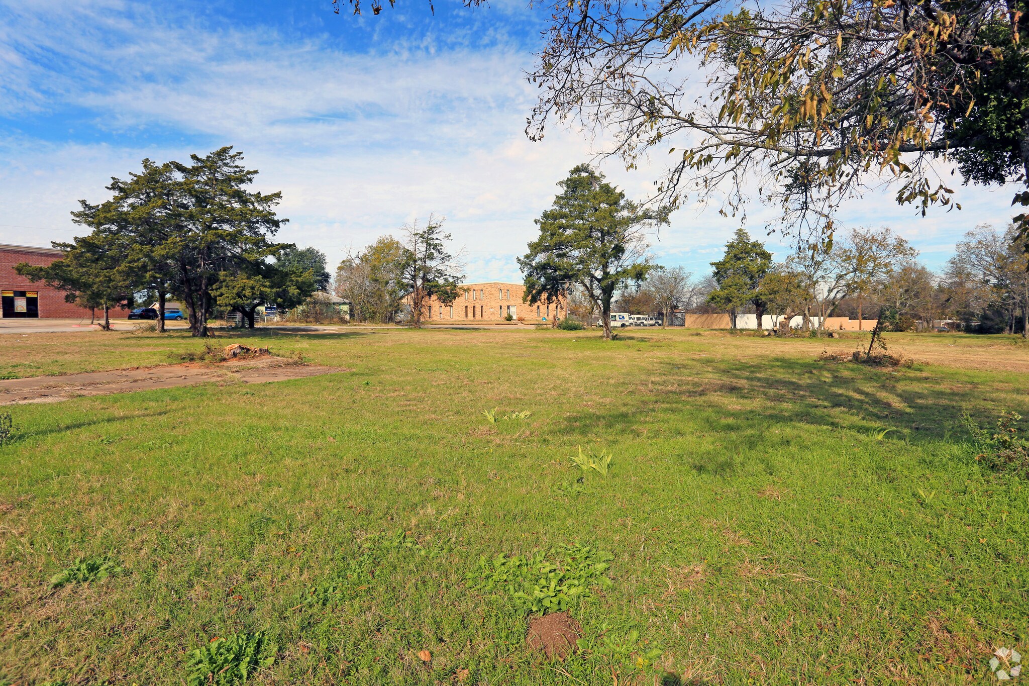 703 E Pleasant Run Rd, Cedar Hill, TX for sale Primary Photo- Image 1 of 1