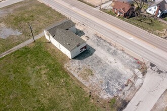 310 Mccambridge Ave, Madison, IL - AERIAL map view