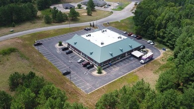 109 Zeid Blvd, Henderson, TX for lease Building Photo- Image 2 of 13