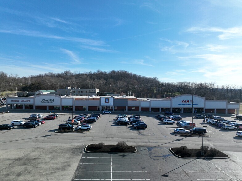 10400 Reading Rd, Cincinnati, OH for lease - Building Photo - Image 1 of 3