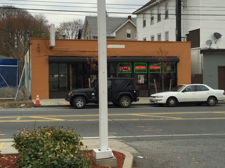 451 Manton Ave, Providence, RI 02909