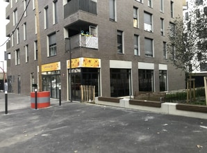 Retail in Bobigny for lease Building Photo- Image 1 of 5