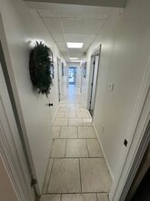 1051 Bryant Way, Bowling Green, KY for lease Interior Photo- Image 2 of 7
