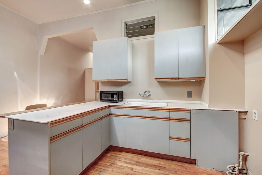 5726 W Washington Blvd, Los Angeles, CA for lease - Interior Photo - Image 2 of 15