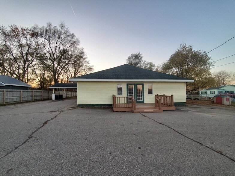 5214 S Durand Rd, Durand, MI 48429