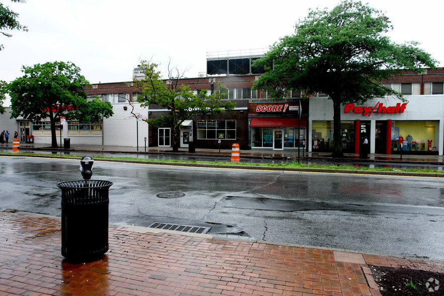 6116-6134 188th St, Fresh Meadows, NY for lease - Primary Photo - Image 1 of 11