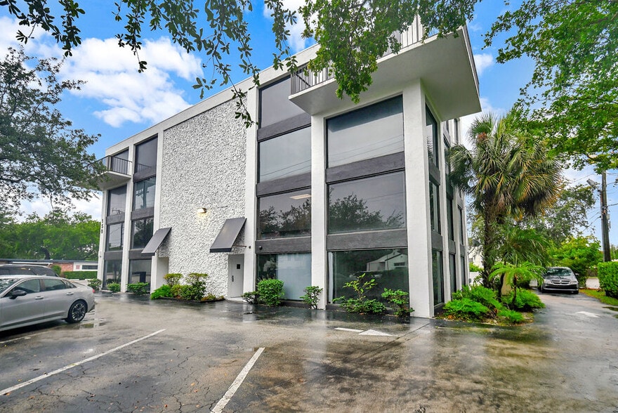 150 E Davie Blvd, Fort Lauderdale, FL for lease - Building Photo - Image 3 of 28