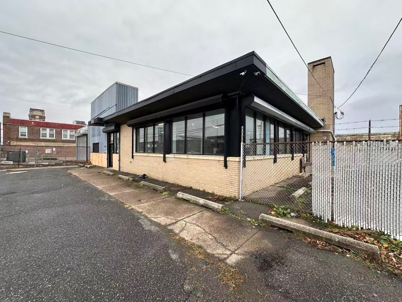 648-658 E Erie Ave, Philadelphia, PA for lease Building Photo- Image 1 of 2