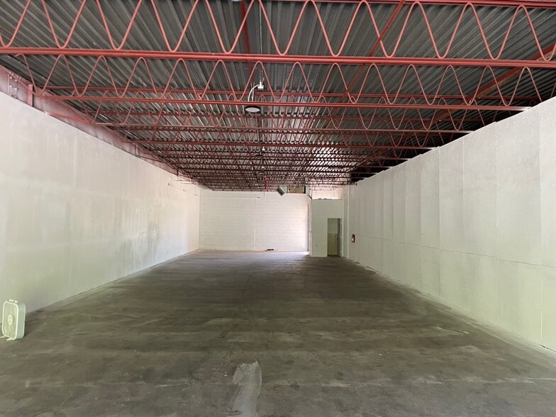 5851-5885 Wolf Creek Pike, Dayton, OH for lease - Interior Photo - Image 3 of 4