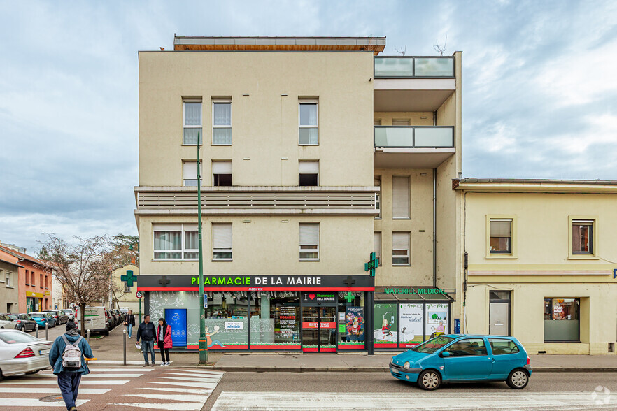 Multifamily in Tassin-la-Demi-Lune for sale - Building Photo - Image 2 of 2