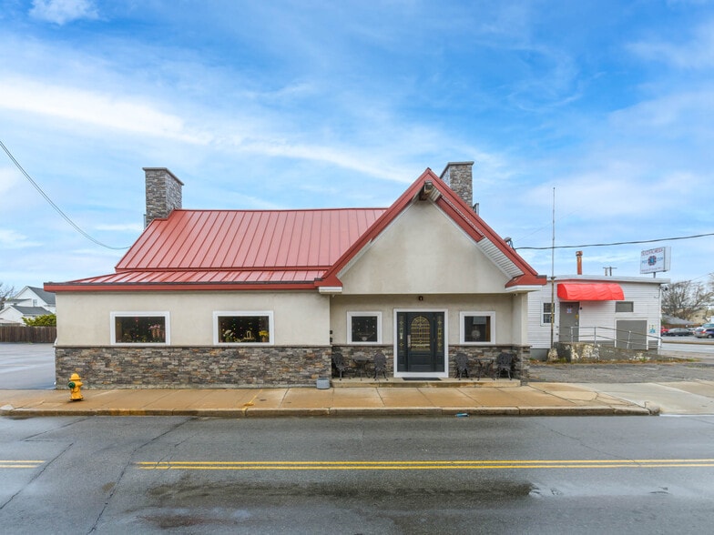 176 Columbus Ave, Pawtucket, RI for sale - Building Photo - Image 3 of 45