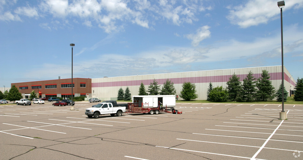 911 Lund Blvd NW, Anoka, MN for lease - Primary Photo - Image 2 of 8