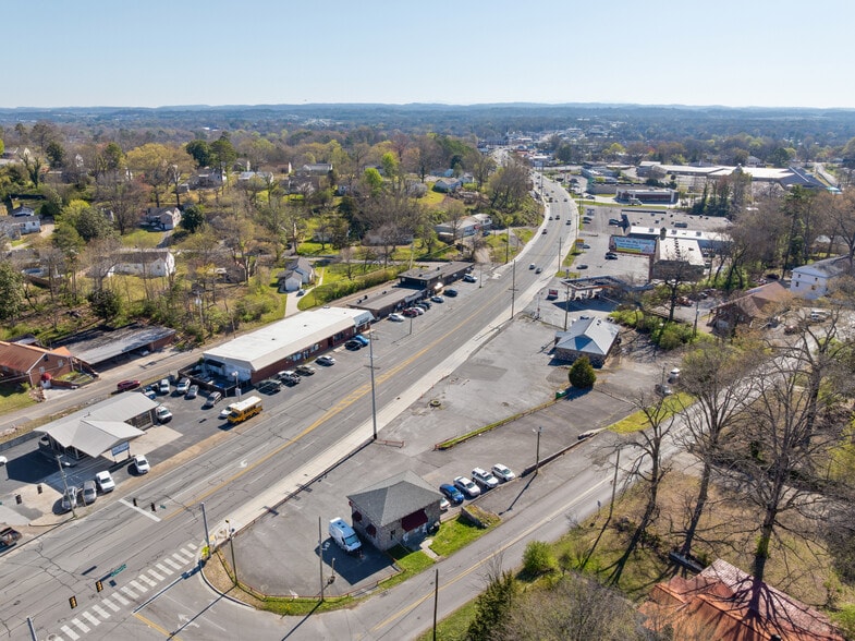 3900 Ringgold Rd, Chattanooga, TN for sale - Building Photo - Image 2 of 32