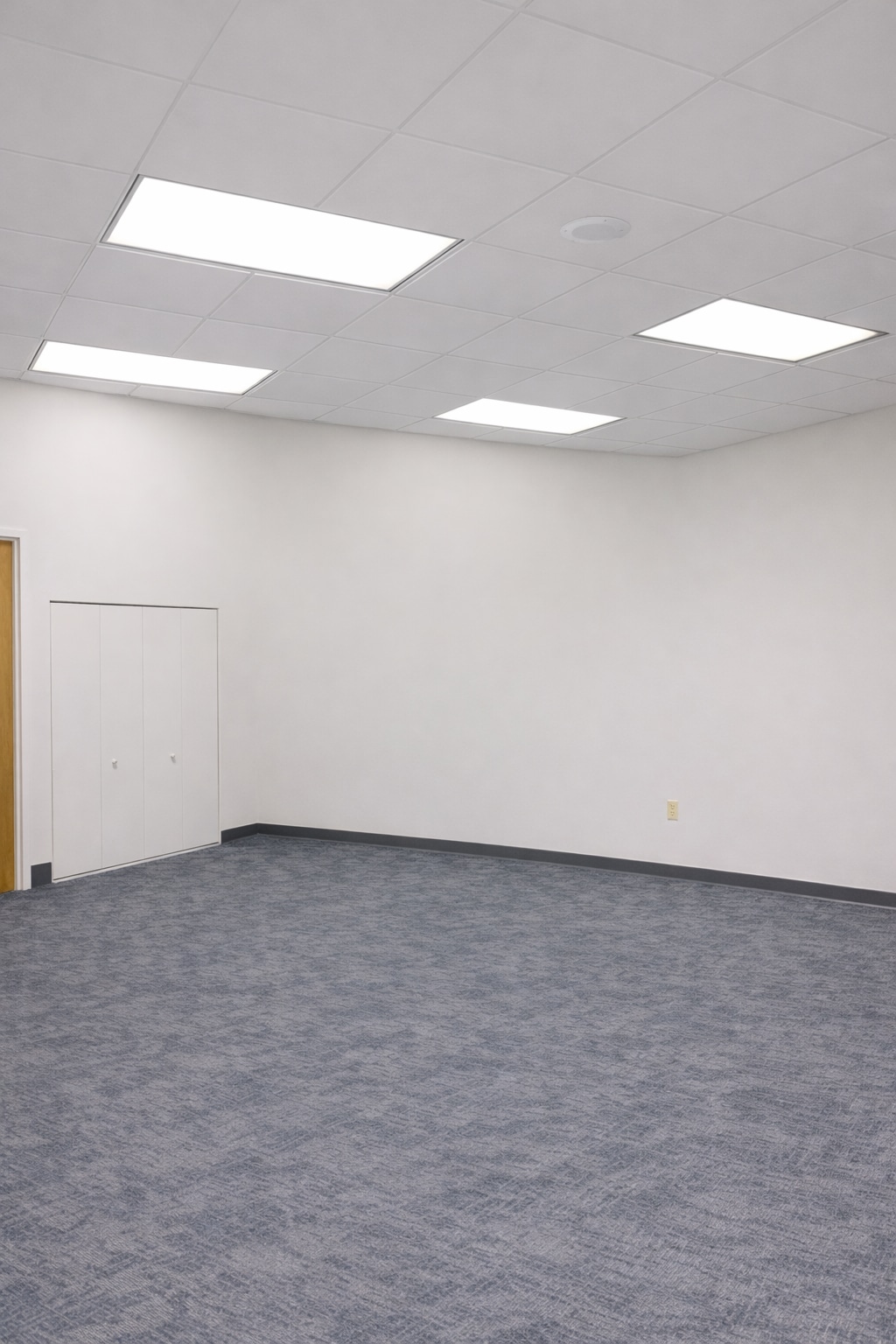 9485 Regency Square Blvd, Jacksonville, FL for lease Interior Photo- Image 1 of 6