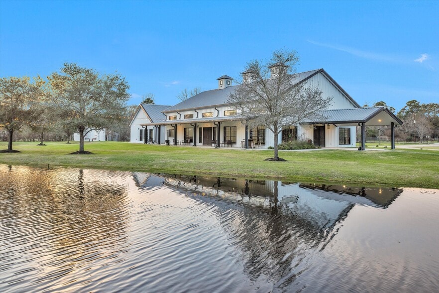 Wedding Venue, Conroe, TX for sale - Primary Photo - Image 1 of 1