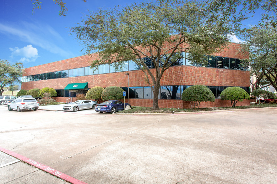 2000 N Central Expy, Plano, TX for lease - Building Photo - Image 1 of 9