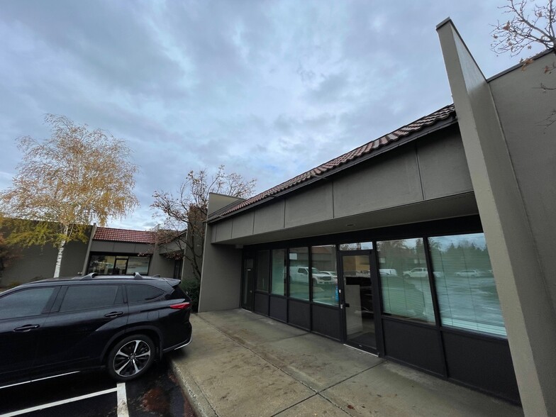 10220 N Nevada St, Spokane, WA for lease - Building Photo - Image 1 of 1