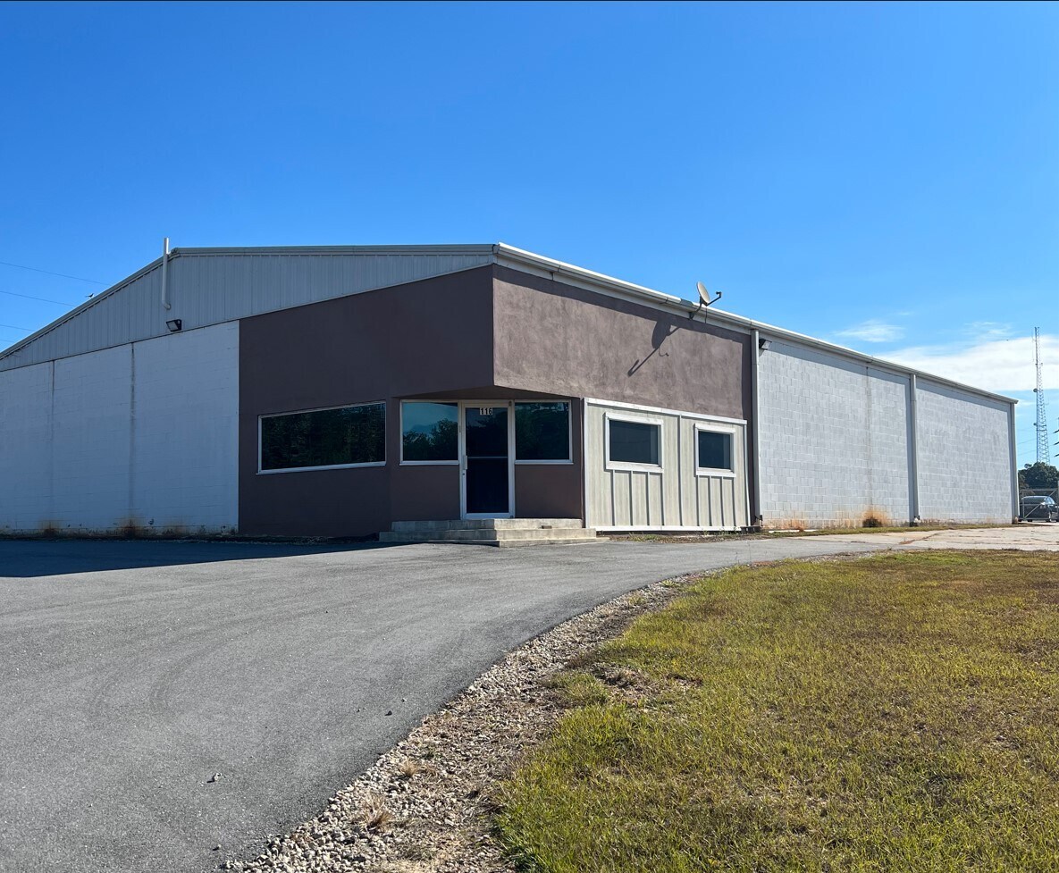 114116 Pride Dr, Simpsonville, SC 29681