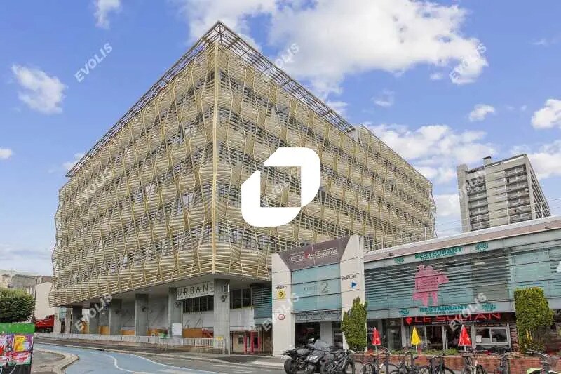 Office in Montreuil for lease Building Photo- Image 1 of 15