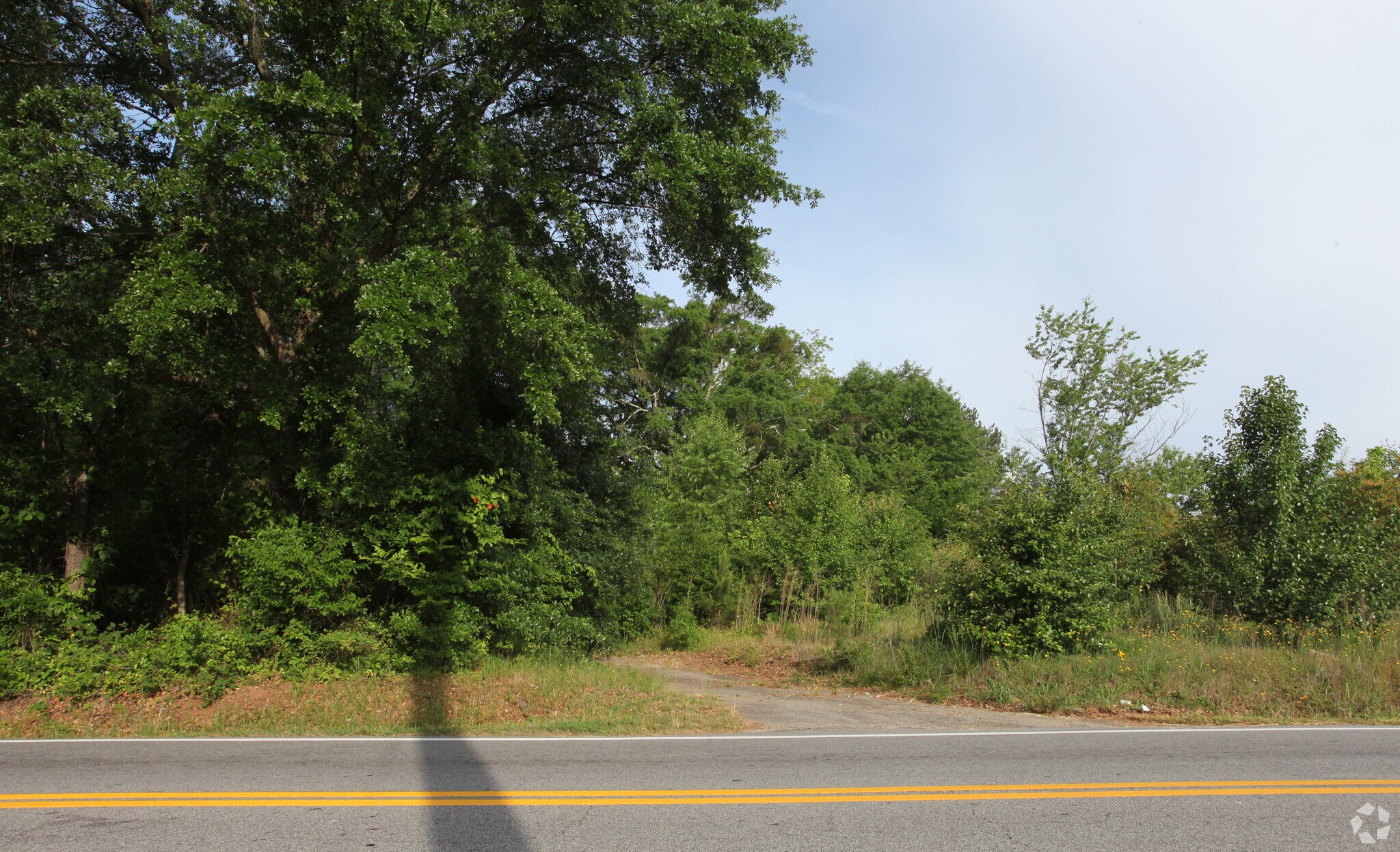 313 Luxomni Rd NW, Lilburn, GA for sale Primary Photo- Image 1 of 1