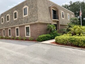 3885 20th St, Vero Beach, FL for lease Building Photo- Image 1 of 16