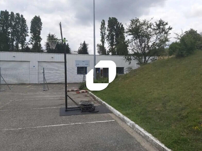 Office in Artigues-près-Bordeaux for lease - Building Photo - Image 3 of 17