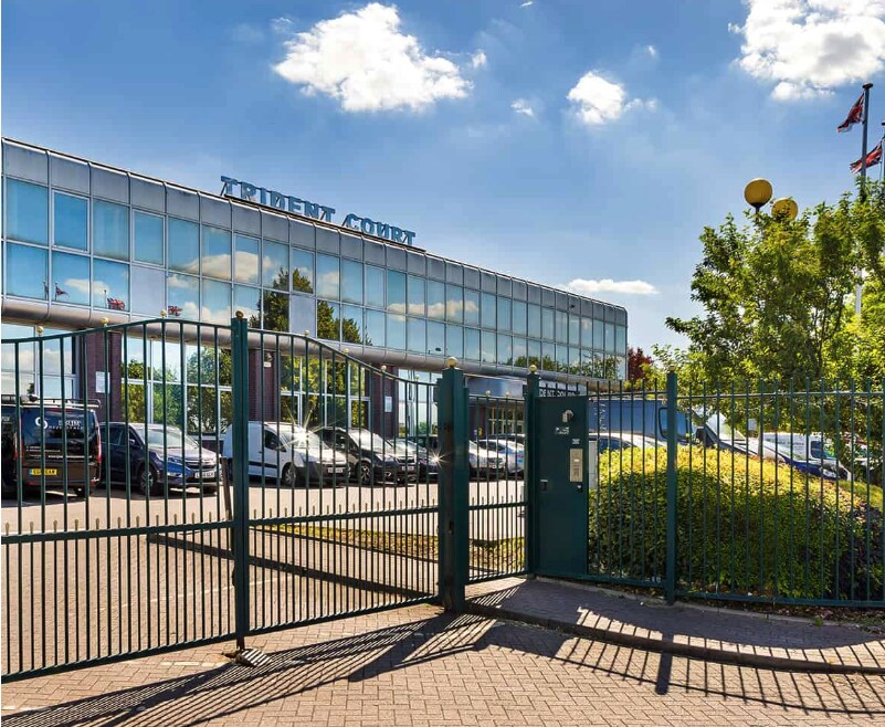 Oakcroft Rd, Chessington for lease Building Photo- Image 1 of 15