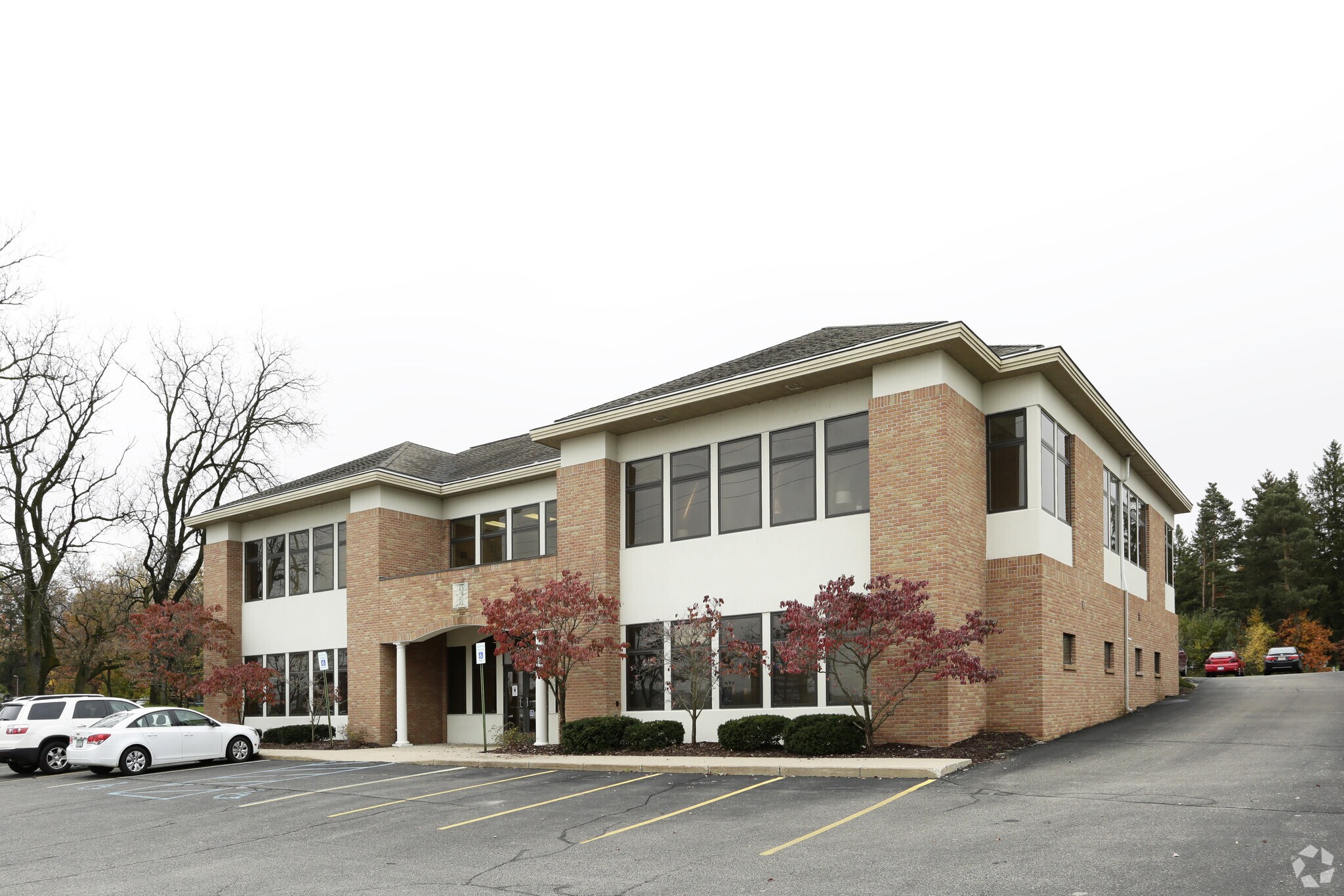 5242 Plainfield Ave NE, Grand Rapids, MI for sale Primary Photo- Image 1 of 1