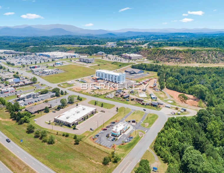 276 Highland Xing, Ellijay, GA 30540 Popeyes