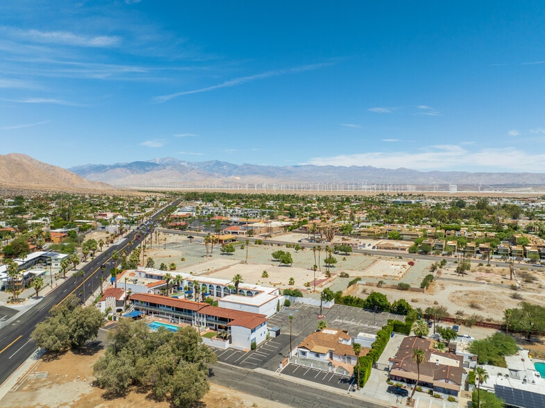 2300 N Palm Canyon Dr, Palm Springs, CA for sale - Building Photo - Image 3 of 14
