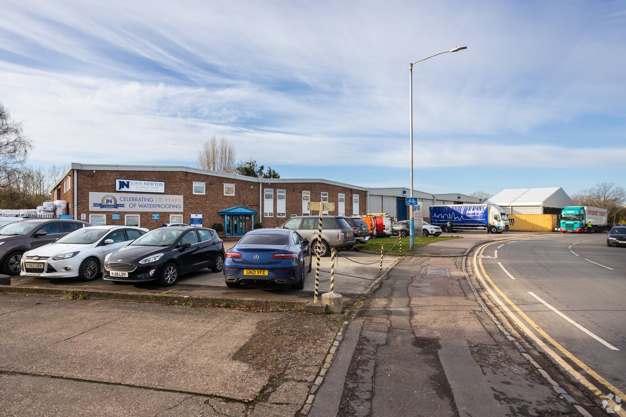 17-22 Sovereign Way, Tonbridge for sale Primary Photo- Image 1 of 1